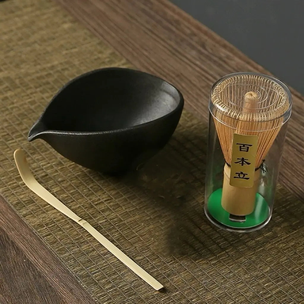 Set Matcha Japonais Traditionnel – 3/4 pièces | Bol, Fouet, Cuillère & Support | Fait Main, Facile à Nettoyer