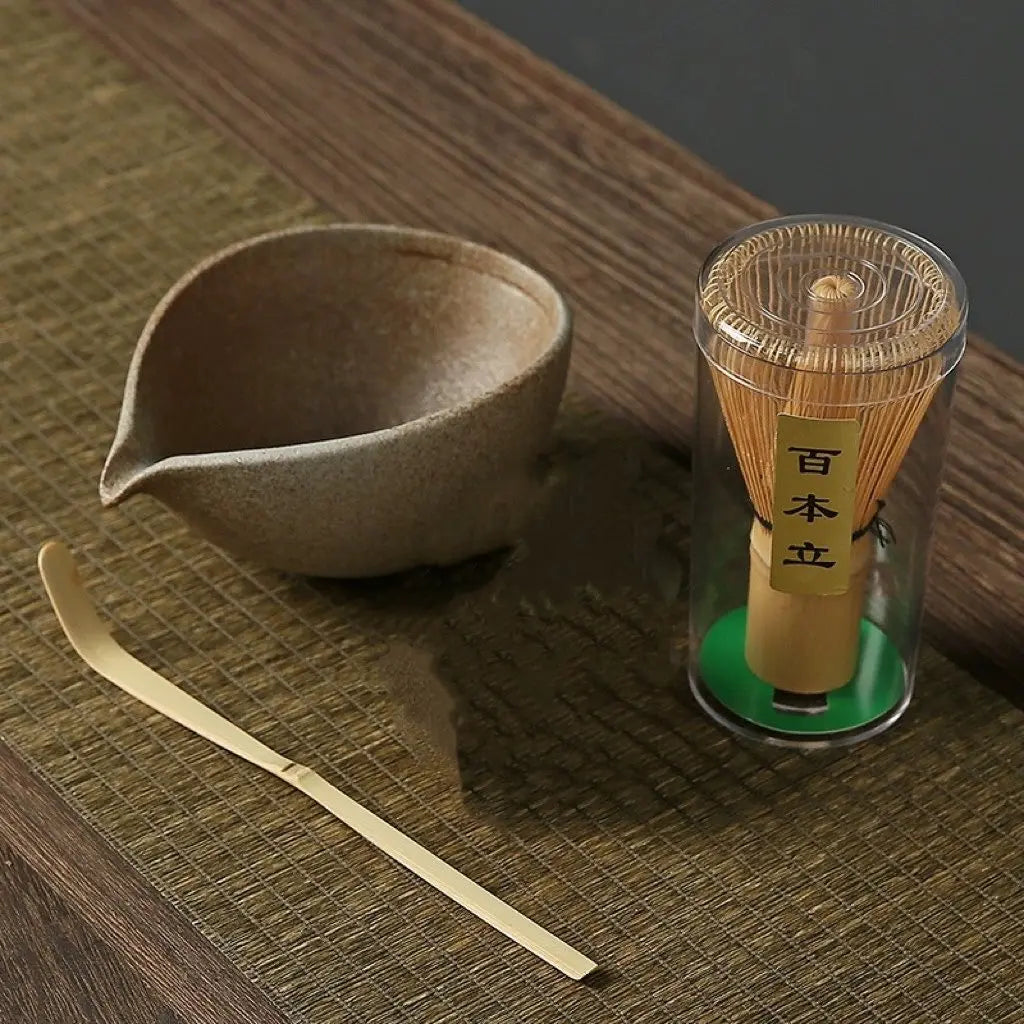 Set Matcha Japonais Traditionnel – 3/4 pièces | Bol, Fouet, Cuillère & Support | Fait Main, Facile à Nettoyer