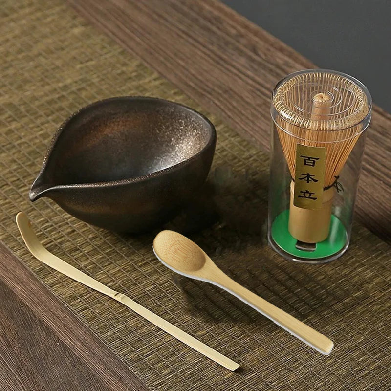 Set Matcha Japonais Traditionnel – 3/4 pièces | Bol, Fouet, Cuillère & Support | Fait Main, Facile à Nettoyer