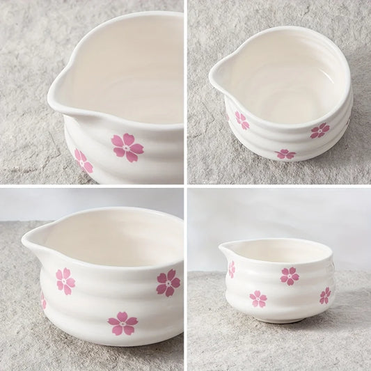 Bol à Matcha en Porcelaine 460ml avec Bec Verseur – Design Sakura, Fraise ou Champignon | Style Japonais Traditionnel