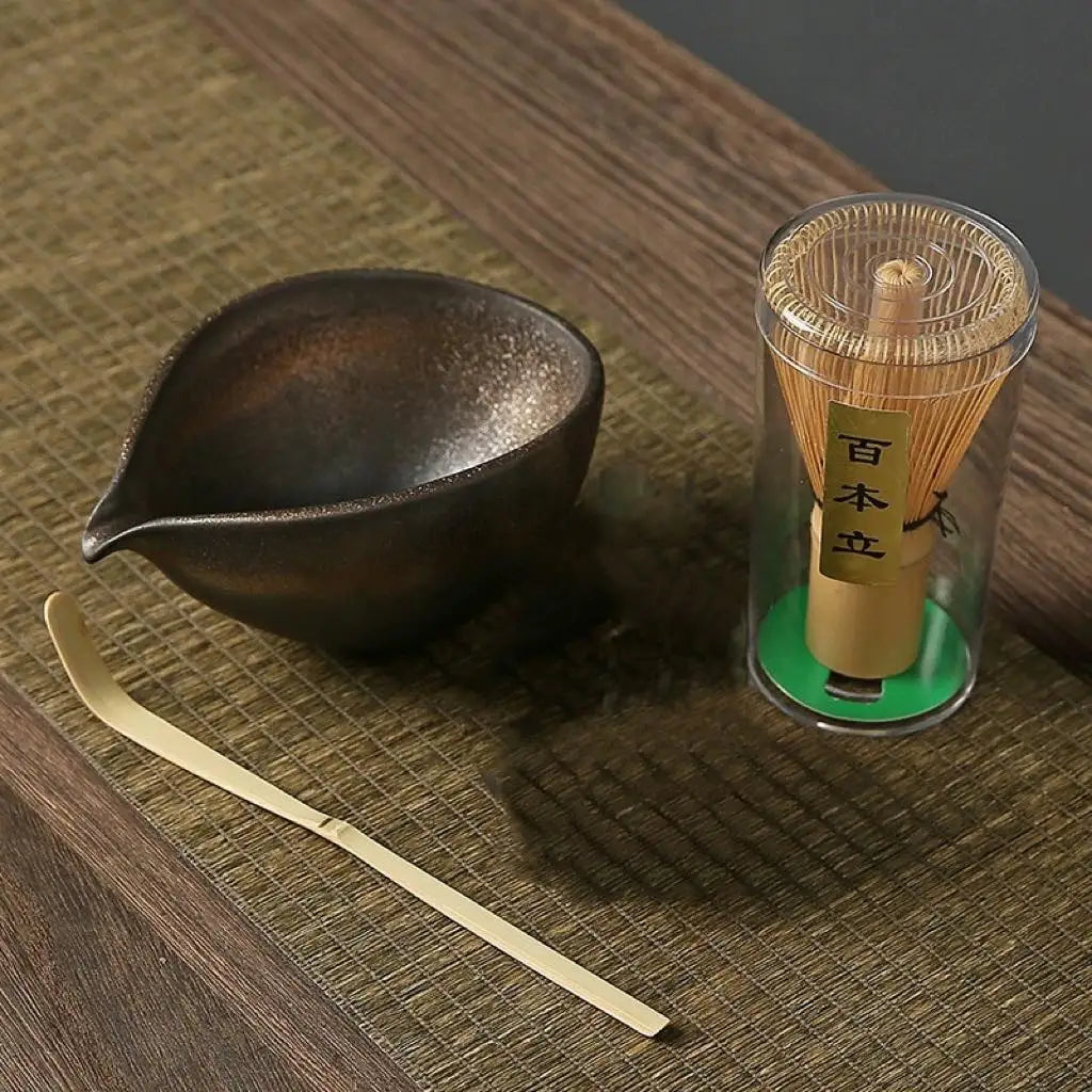 Set Matcha Japonais Traditionnel – 3/4 pièces | Bol, Fouet, Cuillère & Support | Fait Main, Facile à Nettoyer